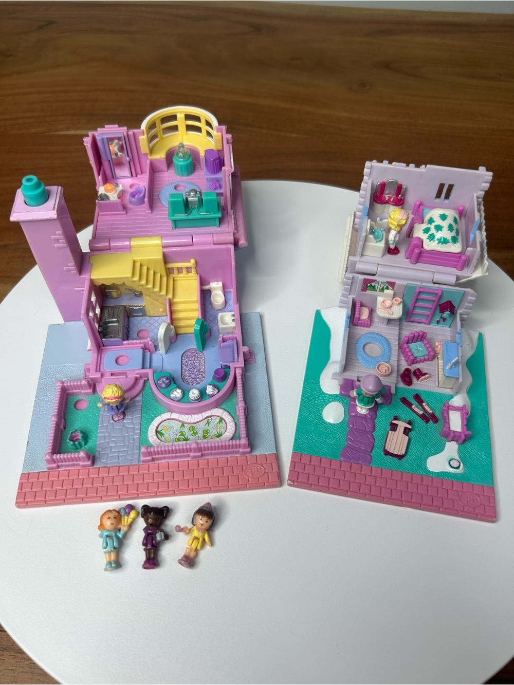 Vintage Polly Pocket Ski Lodge & Light Up Bay Window House 1993 Bluebird 6 Dolls